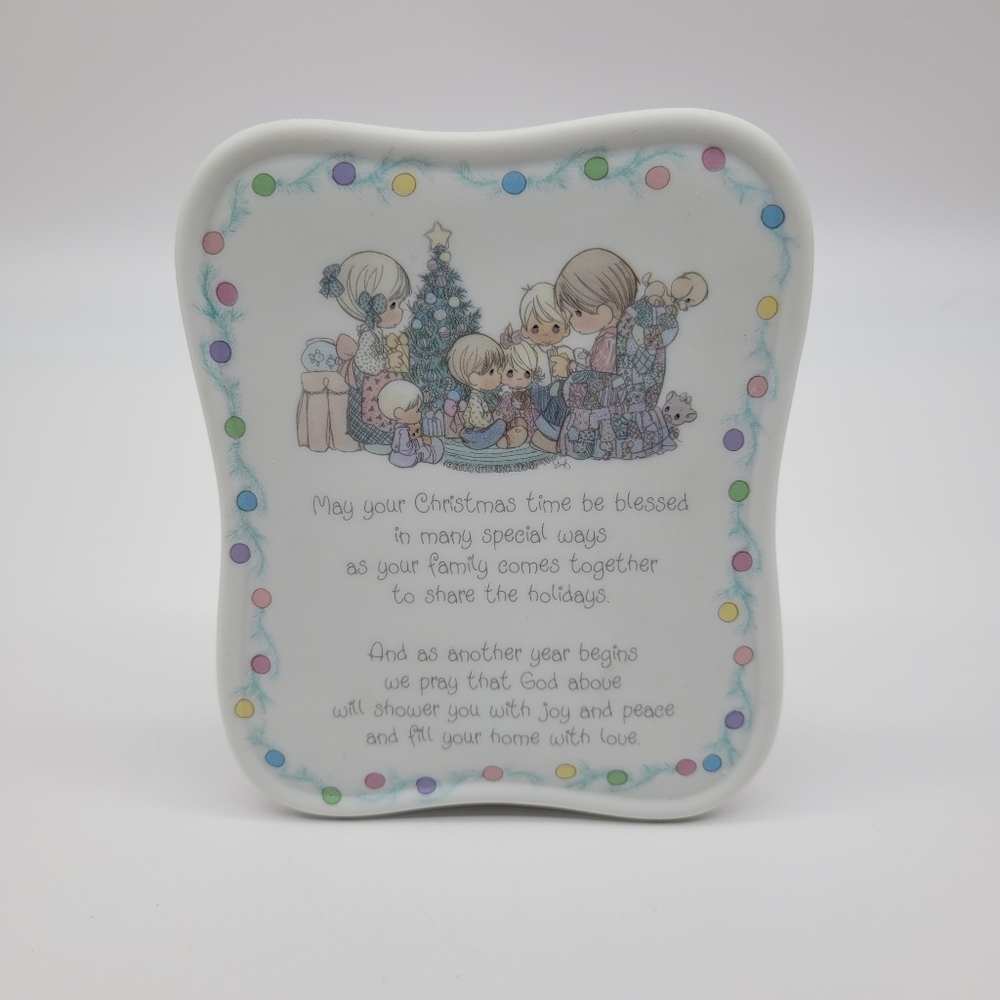 Precious Moments Musical    Christmas Family Ceramic Plaque 1990 Samuel Butcher